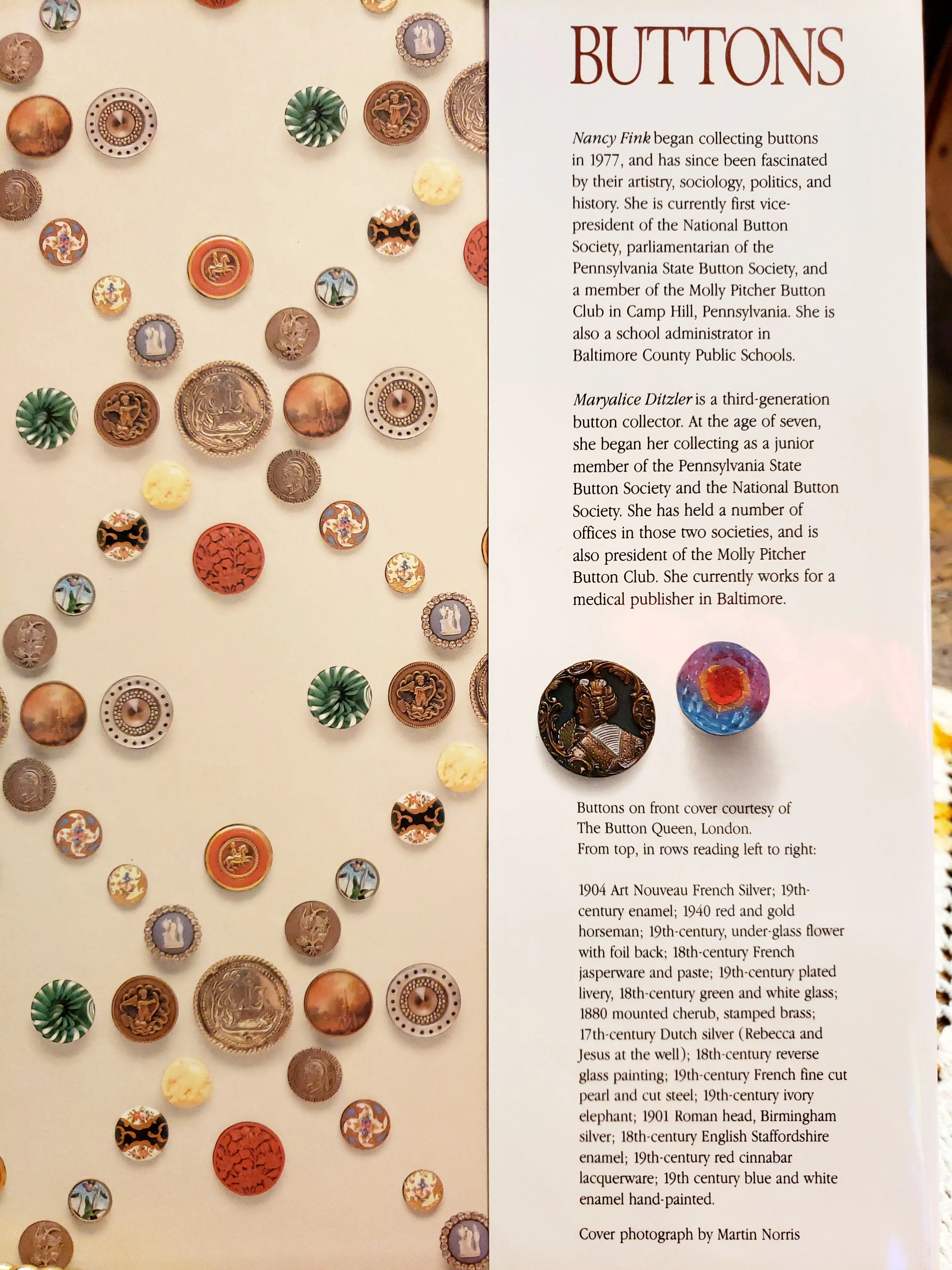 Buttons: The Collector's Guide to Selecting, Restoring, and Enjoying New and Vintage Buttons