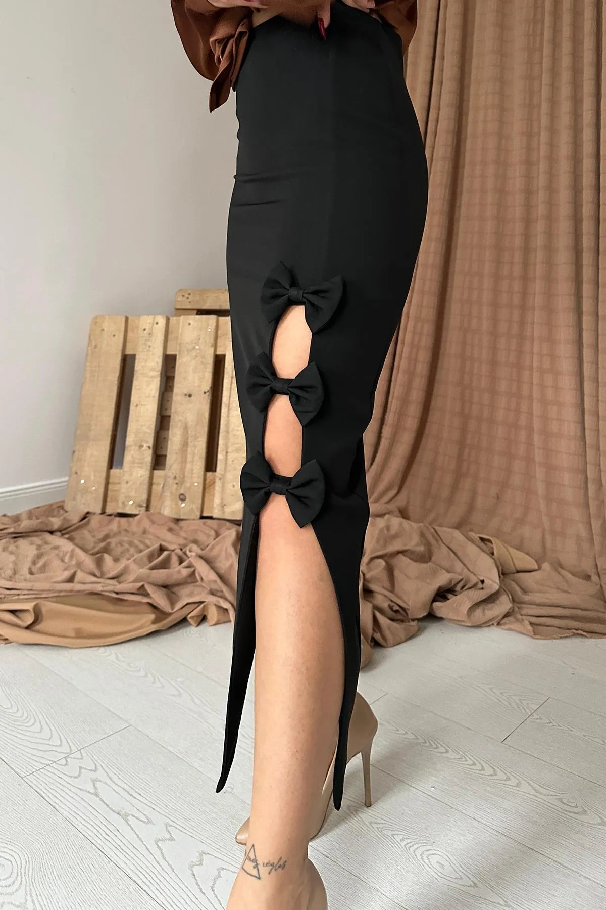 ELS Bow Detail Skirt - Black - Ploieşti