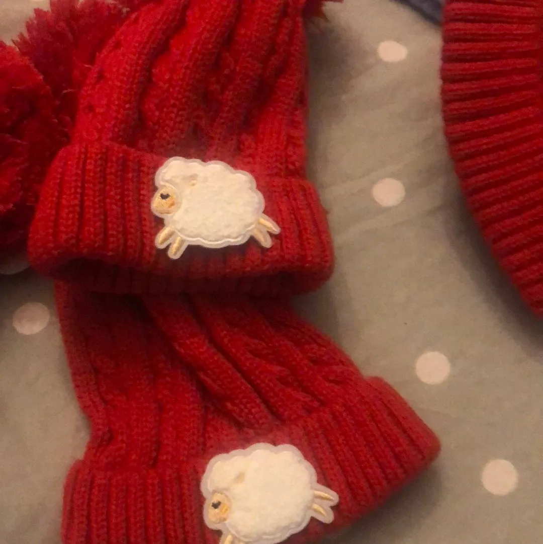 Infant sheep Bobble Hat