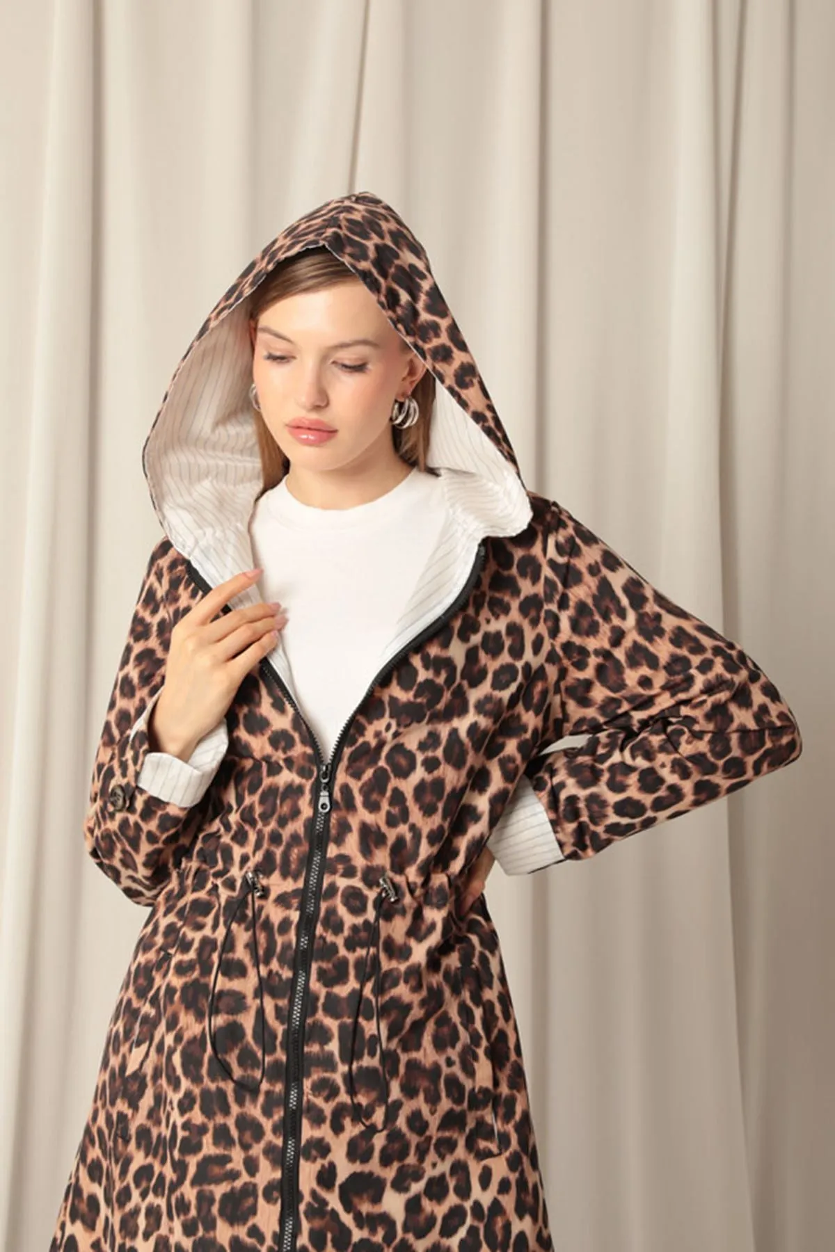 KKT Leopard Fabric Striped Hooded Women's Leopard Raincoat - Casa Grande